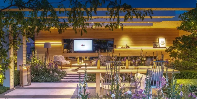 Garden-lighting-by-John-Cullen-Garden-Design-by-Hay-Designs-copy-1024x513